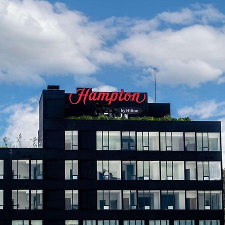 Hampton By Hilton Quito La Carolina Park Hotel Exterior photo
