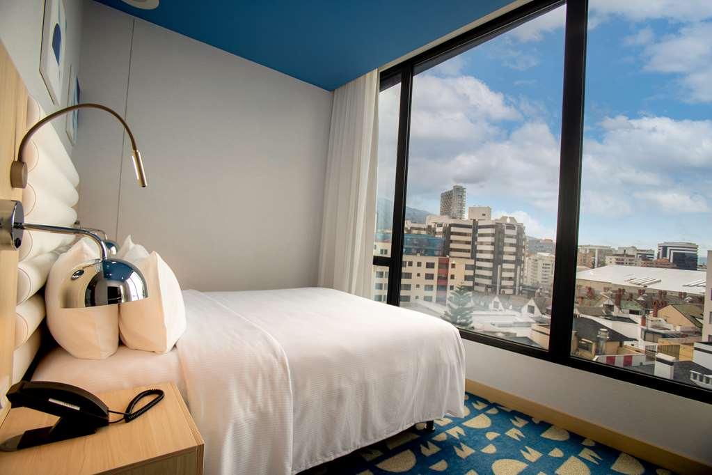 Hampton By Hilton Quito La Carolina Park Hotel Room photo