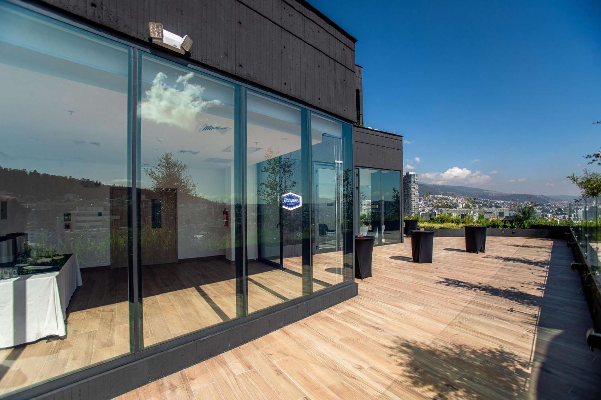 Hampton By Hilton Quito La Carolina Park Hotel Exterior photo