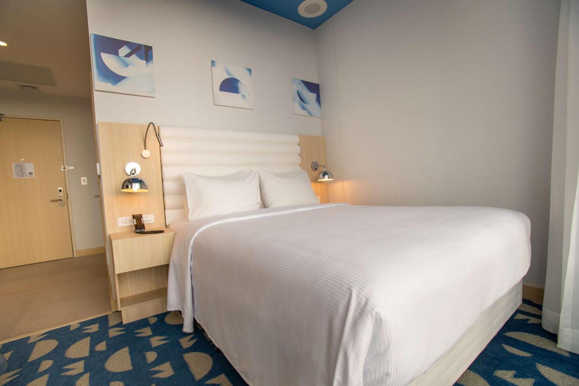 Hampton By Hilton Quito La Carolina Park Hotel Exterior photo
