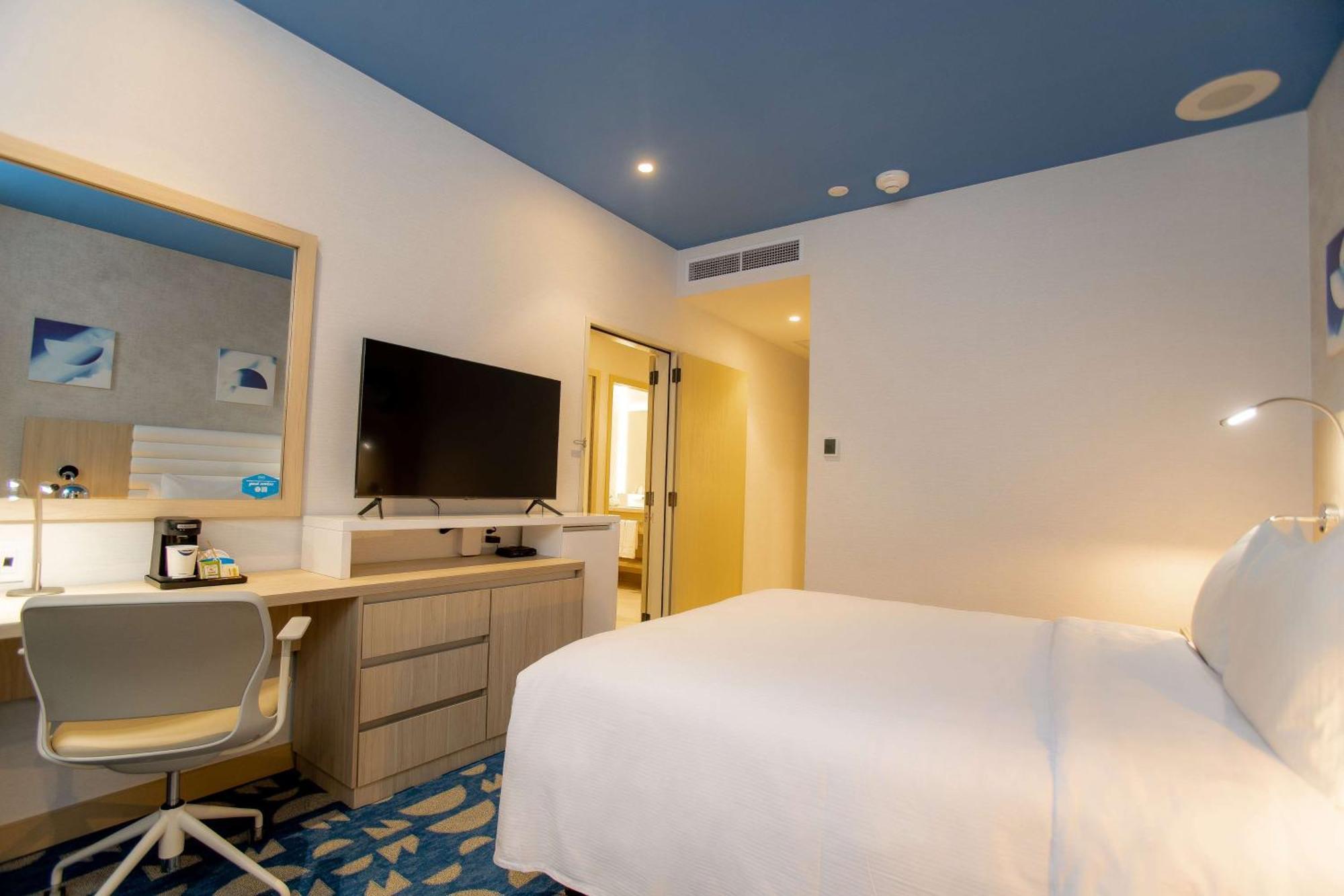 Hampton By Hilton Quito La Carolina Park Hotel Exterior photo